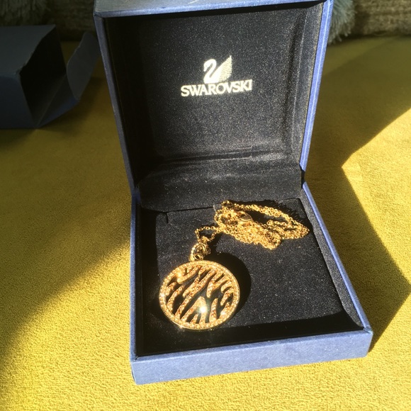 Authentic Swarovski Homer Pendant 1023729LMUL/GOS - Picture 4 of 8